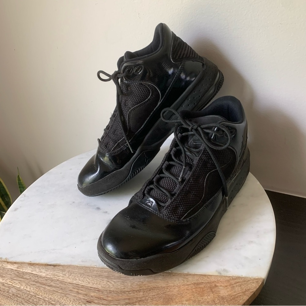 Jordan Max Aura 2 Men's Athletic
Sneakers Air Jordan Black on Black 8.5 - Picture 16 of 16